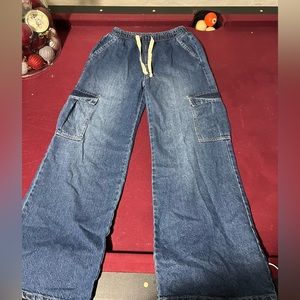 Cargo pants size M new never worn